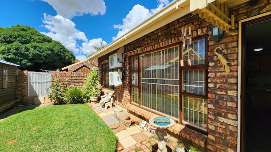 2 Bedroom Property for Sale in Pellissier Free State